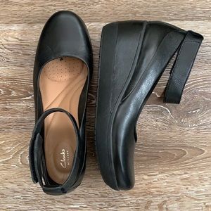 Like new Clarks wedges